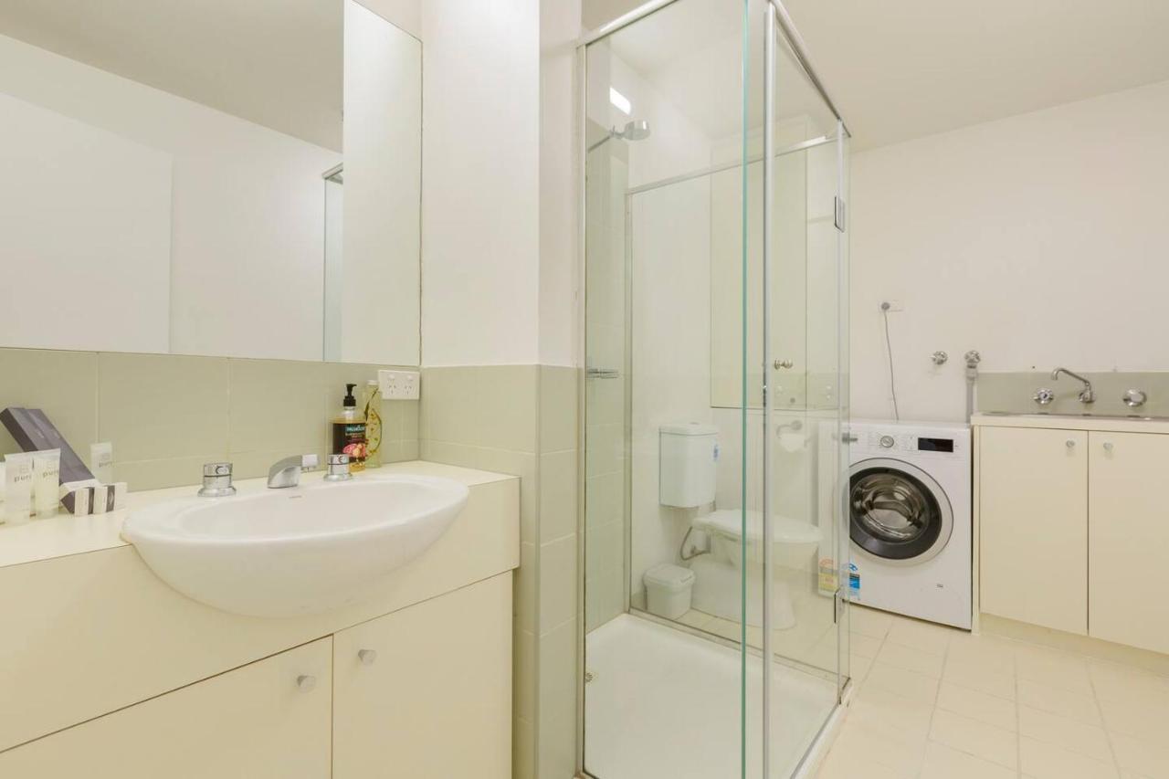 Experience The St Kilda Vibe From A Cosy Retreat Apartment *