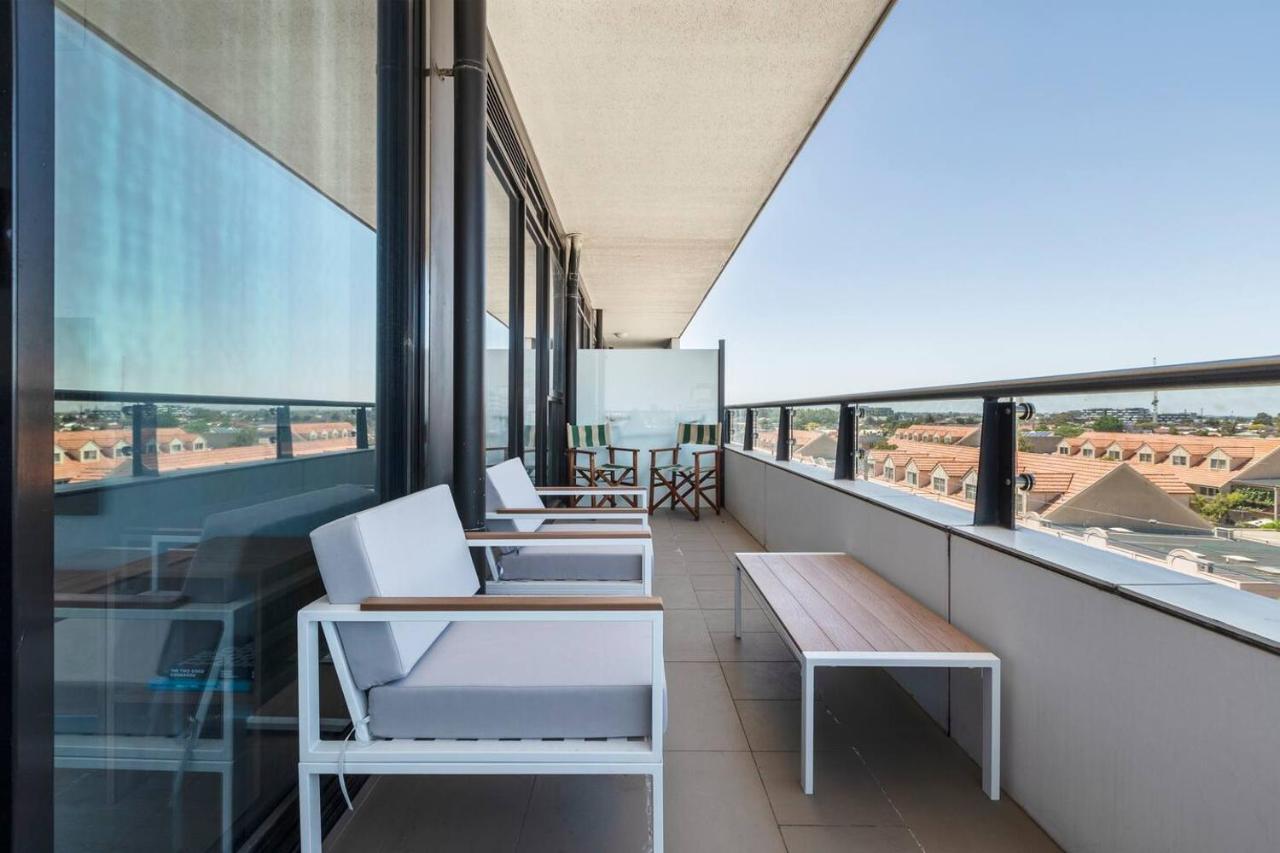 Terra Cotta - Brunswick Retreat With Breezy Balcony *
