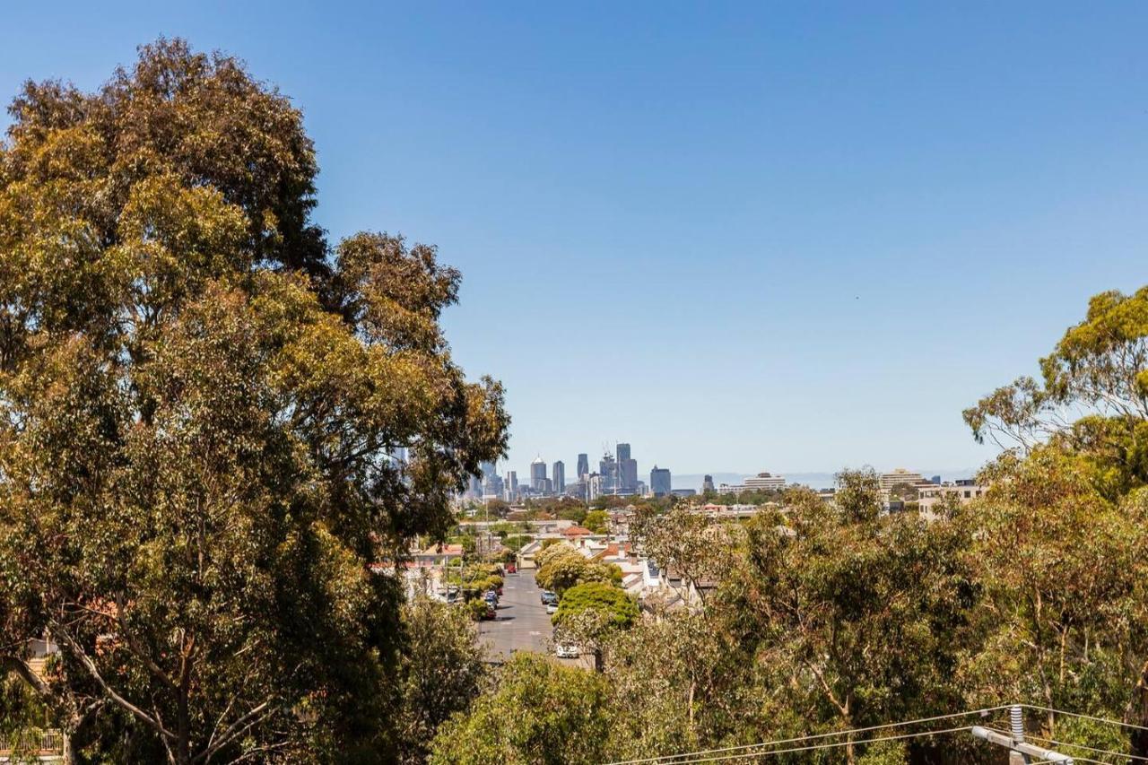 Apartment Terra Cotta - Brunswick Retreat With Breezy Balcony *
