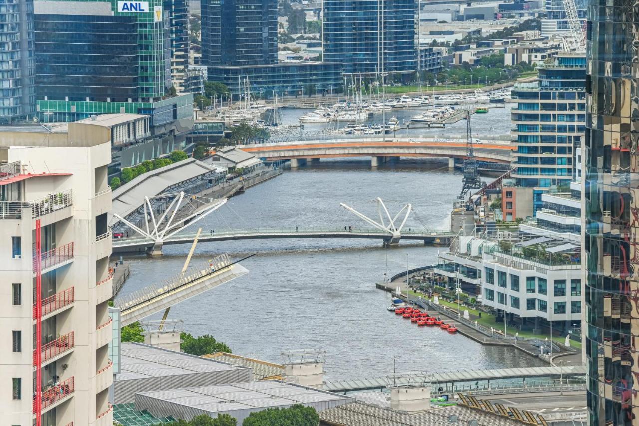 Apartment Luxe Living In The Heart Of Southbank
