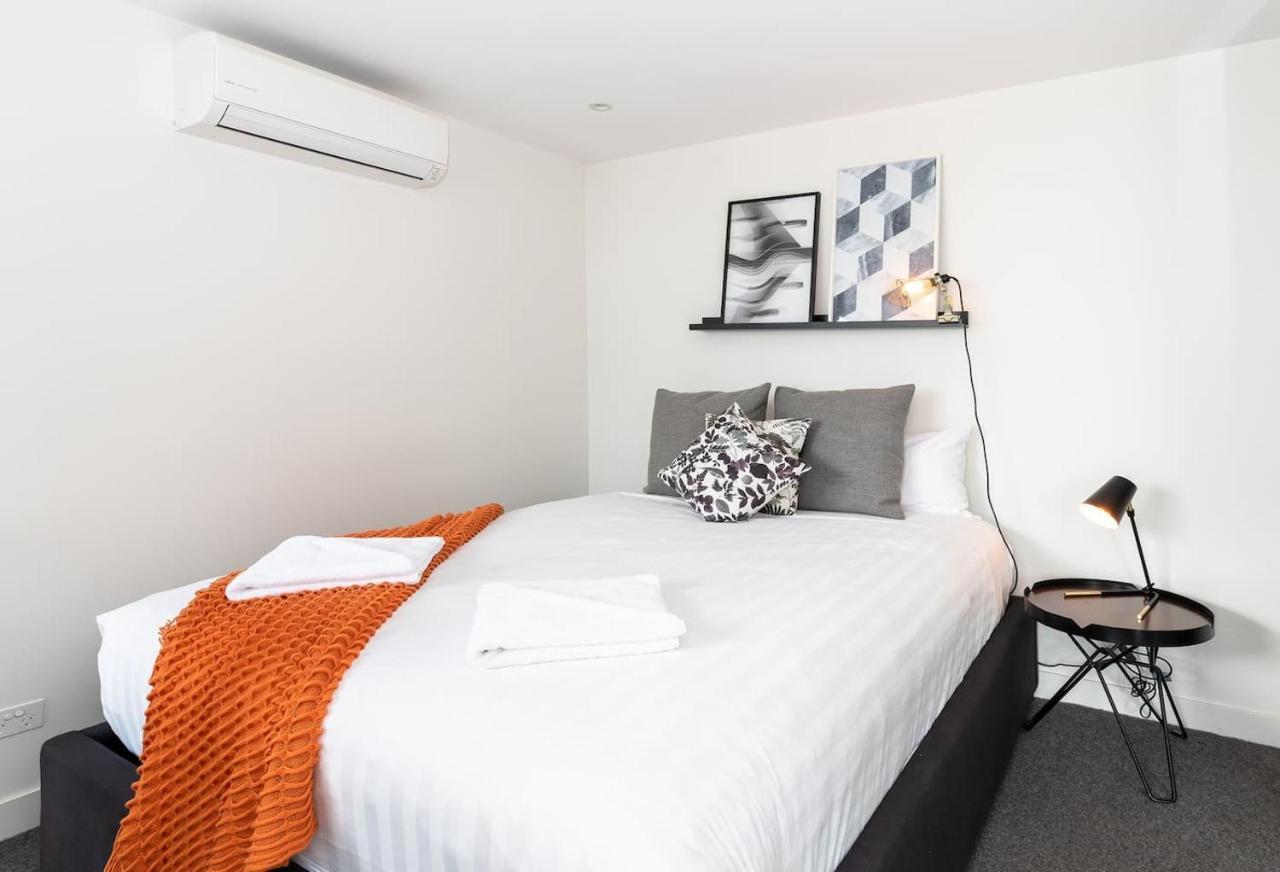 Coveted Collingwood - Balcony Hideaway With Views Apartment
