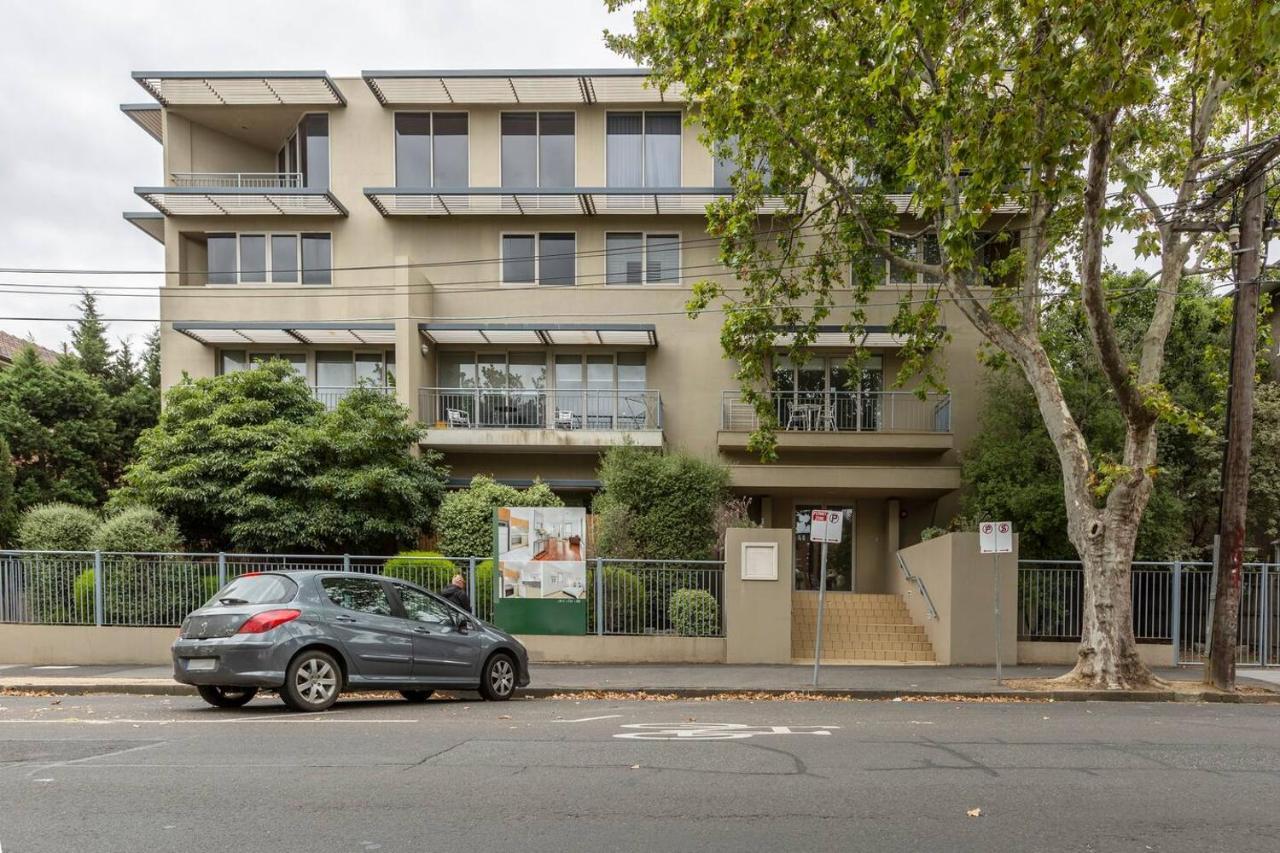 Experience The St Kilda Vibe From A Cosy Retreat Apartment *