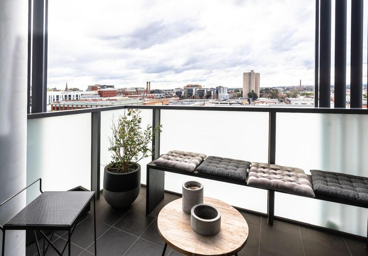 Coveted Collingwood - Balcony Hideaway With Views