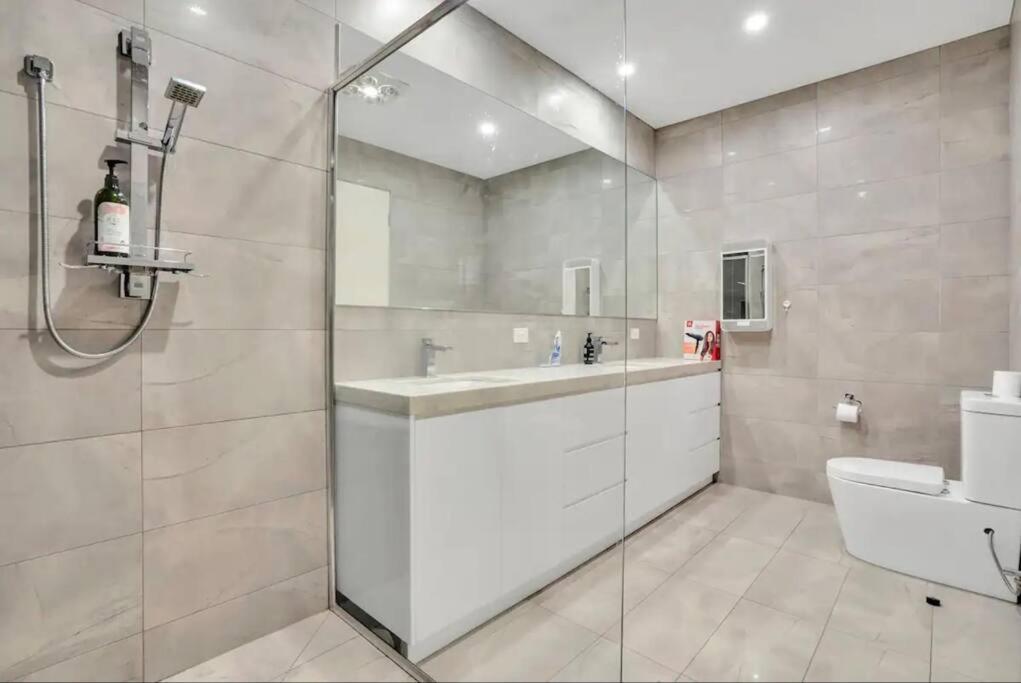 Spacious Townhouse Apartment Melbourne