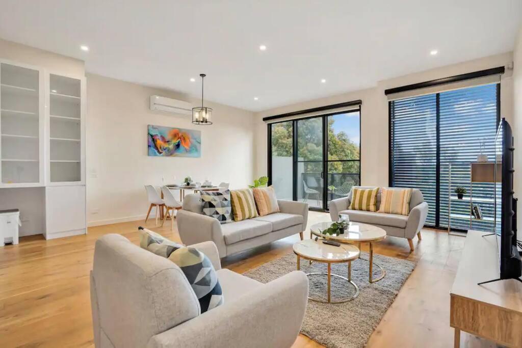 Spacious Townhouse Apartment Melbourne