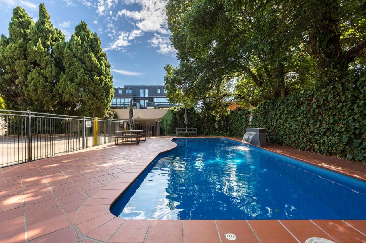 Experience The St Kilda Vibe From A Cosy Retreat Apartment Melbourne