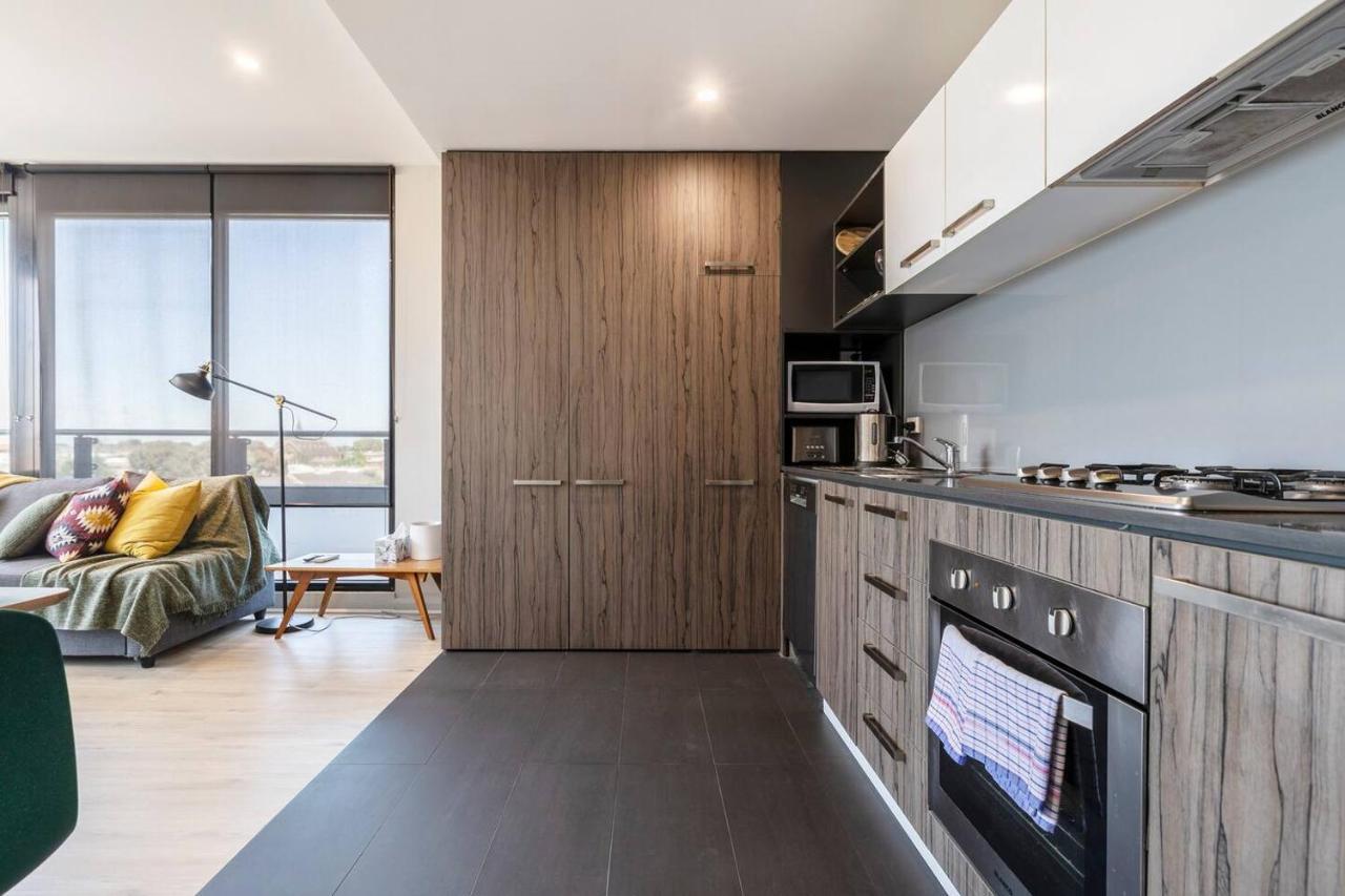 Terra Cotta - Brunswick Retreat With Breezy Balcony