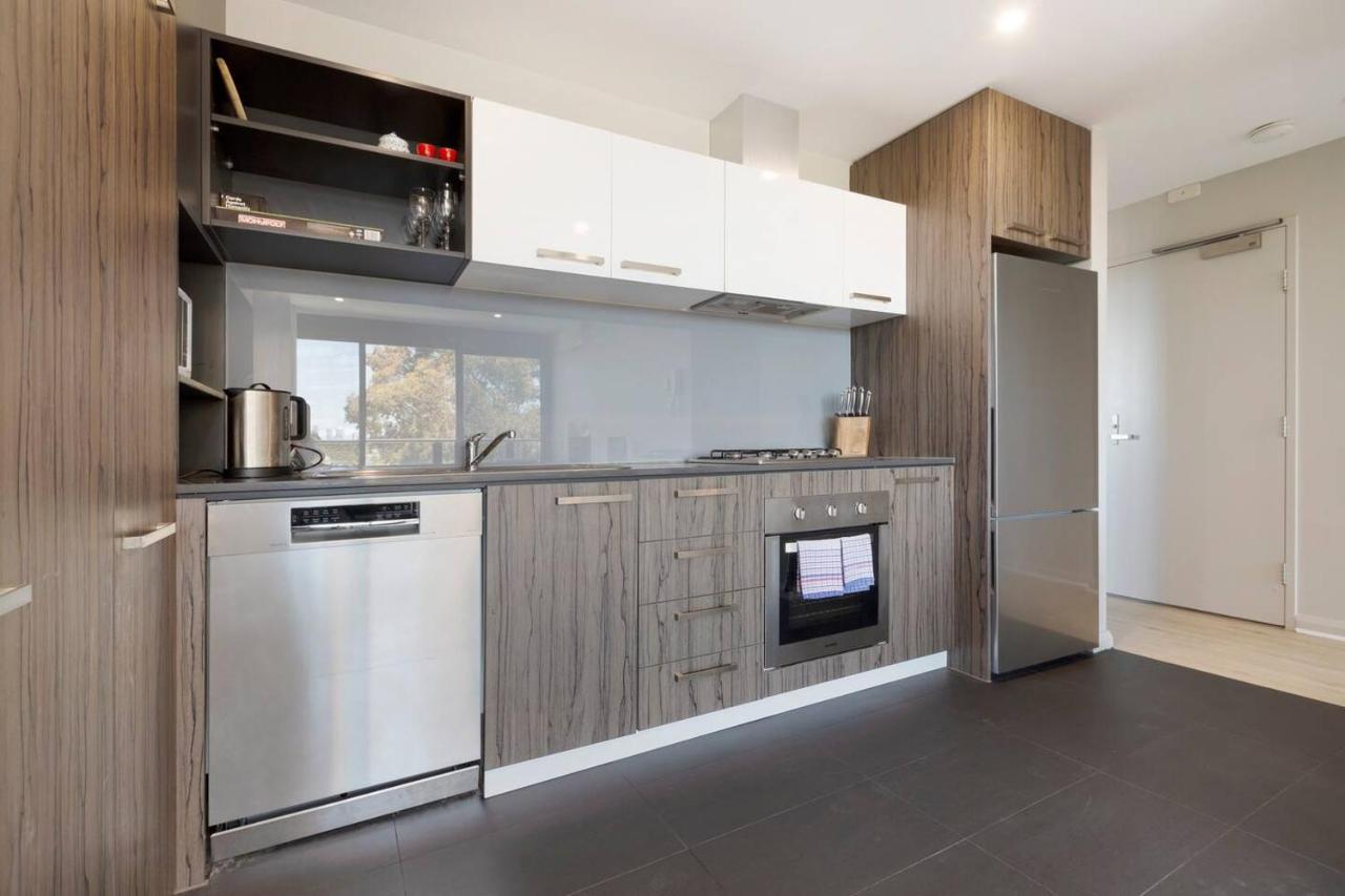 Apartment Terra Cotta - Brunswick Retreat With Breezy Balcony