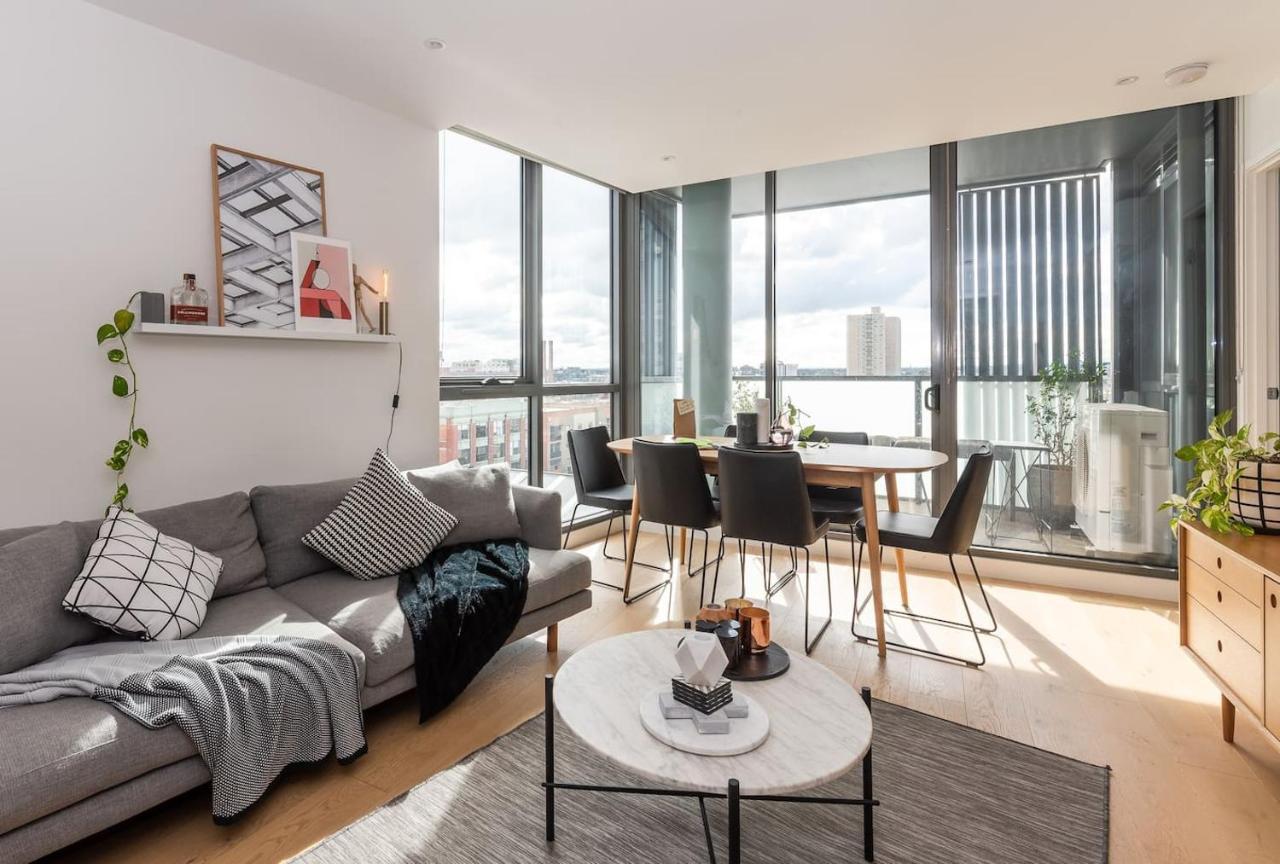 Coveted Collingwood - Balcony Hideaway With Views Apartment