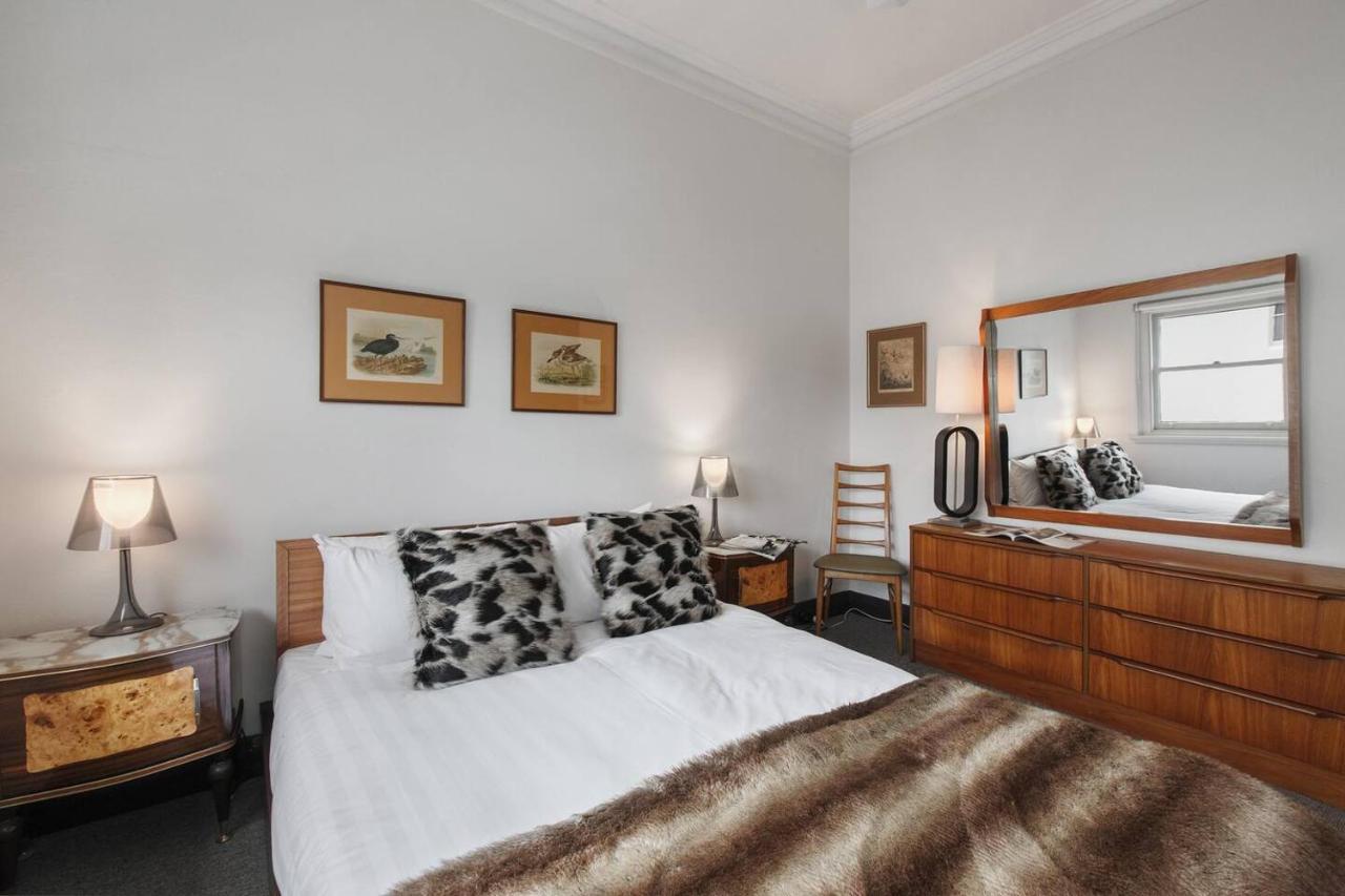 Parkside Hideaway - Beautiful Art Deco Near Zoo Apartment *