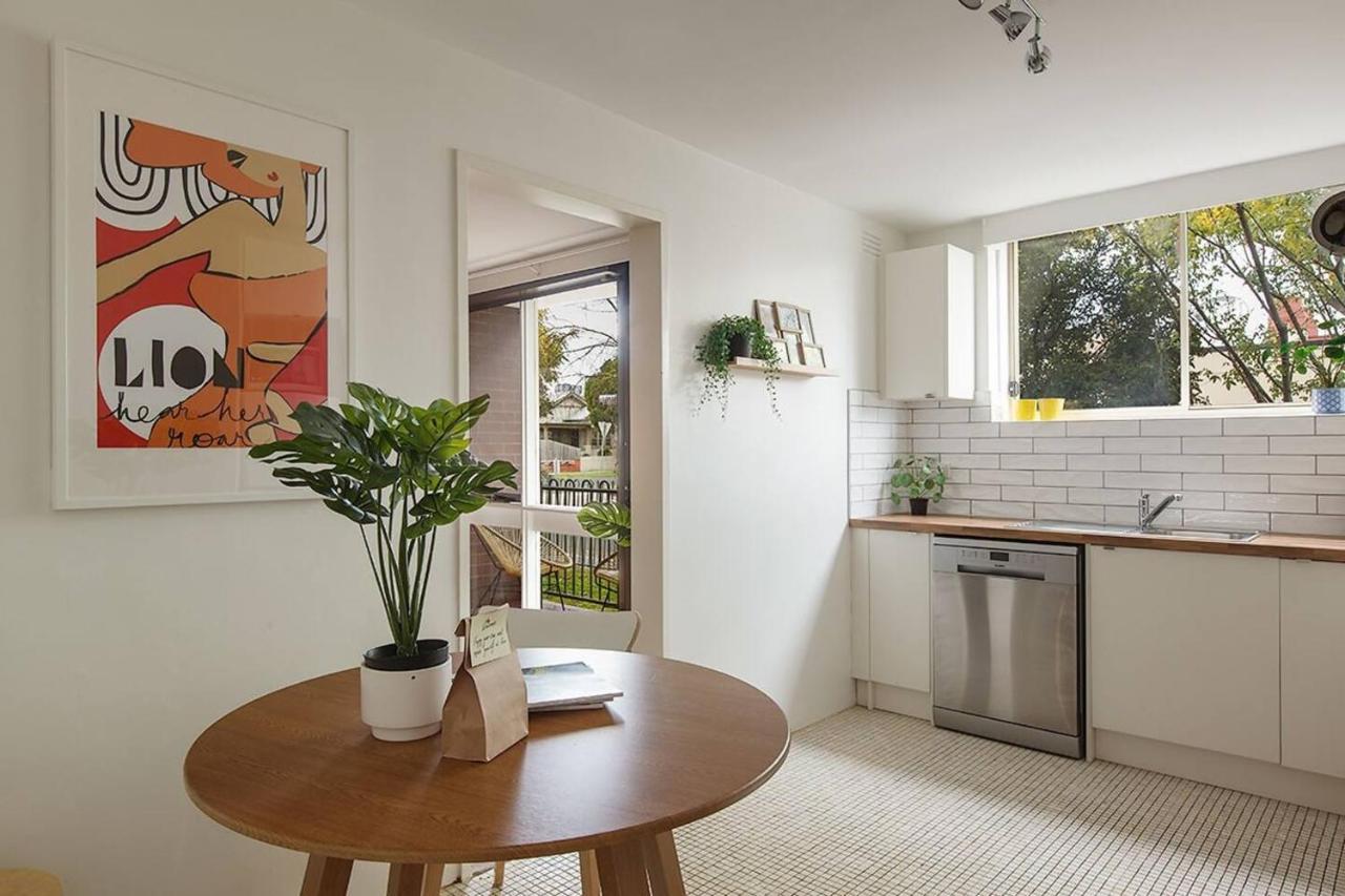 Spacious Suburban Comfort Perfect For Families Apartment