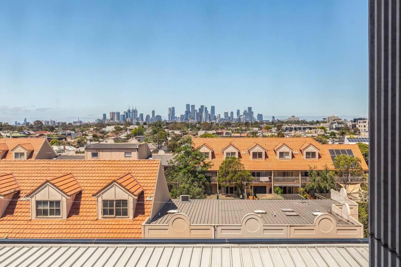 Terra Cotta - Brunswick Retreat With Breezy Balcony * Melbourne