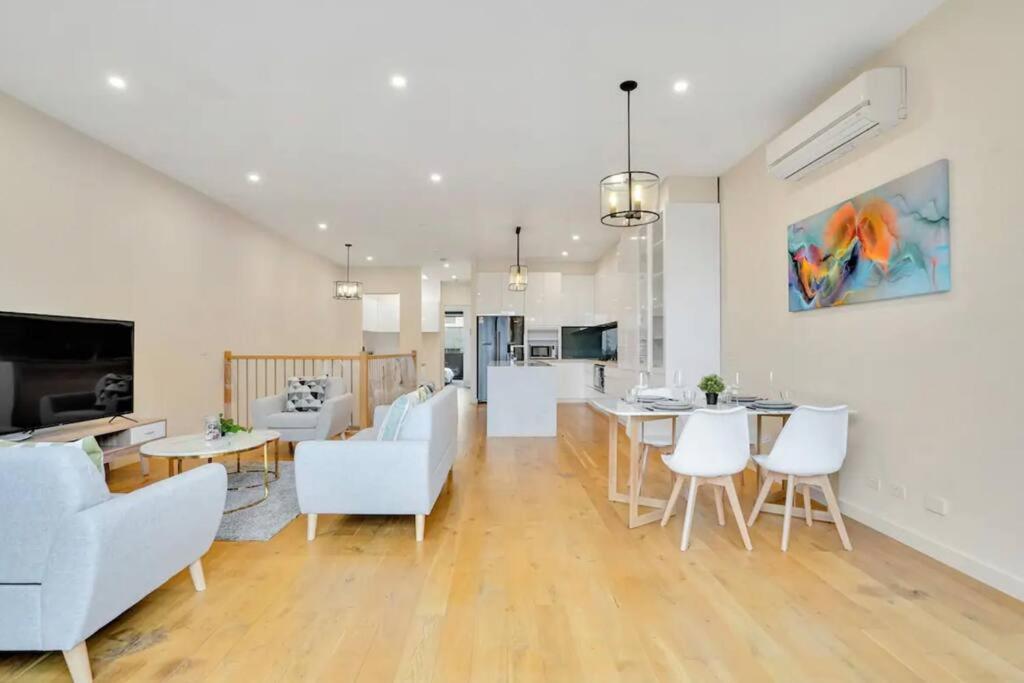 Spacious Townhouse * Melbourne