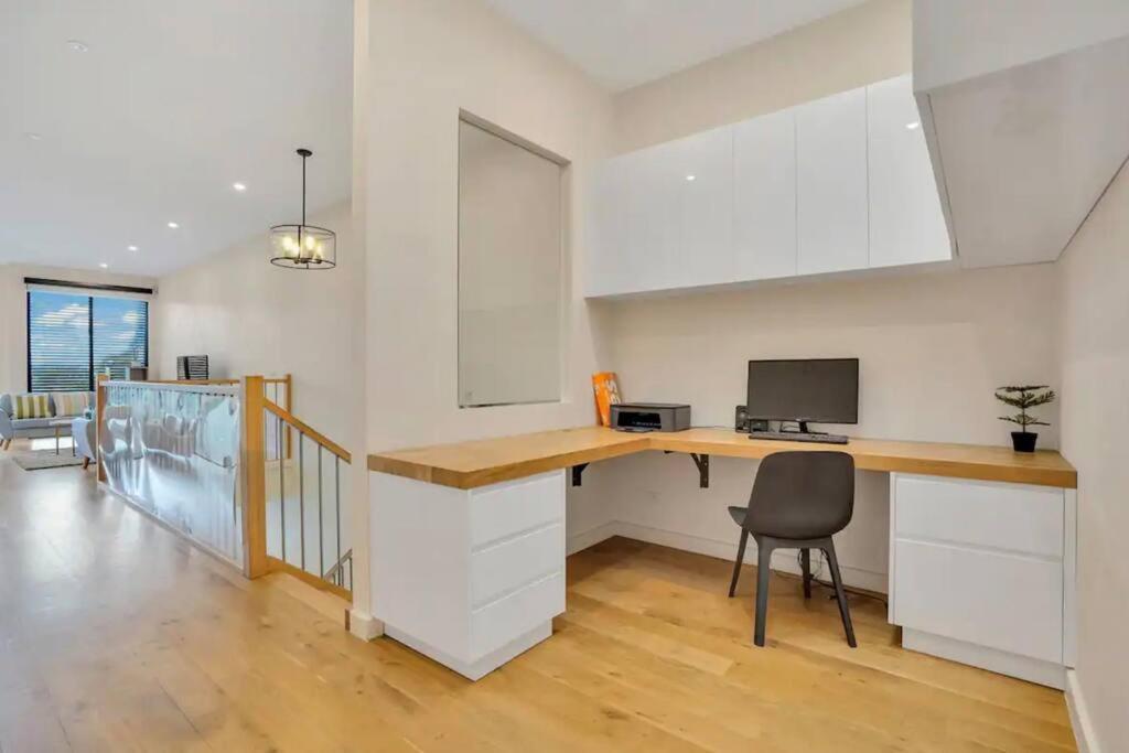 Spacious Townhouse * Melbourne