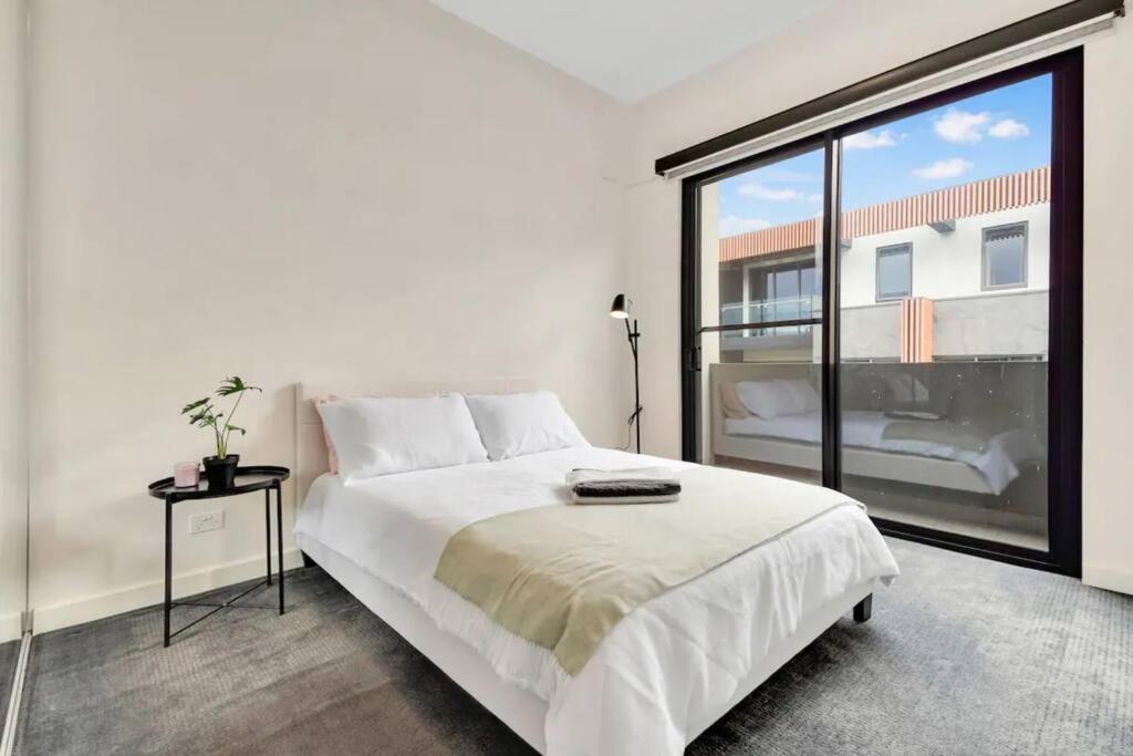 Spacious Townhouse Melbourne