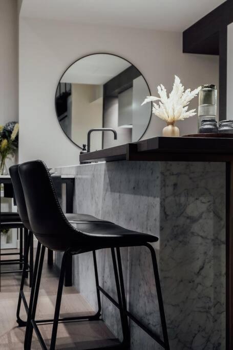 Delicated Loft In 2bed 2.5bath 2carpark Apartment