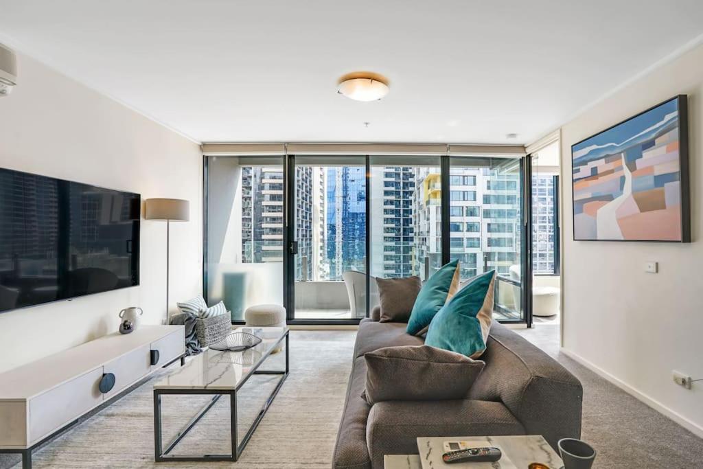 Spacious&cozy 2 Bedroom Point Apartment