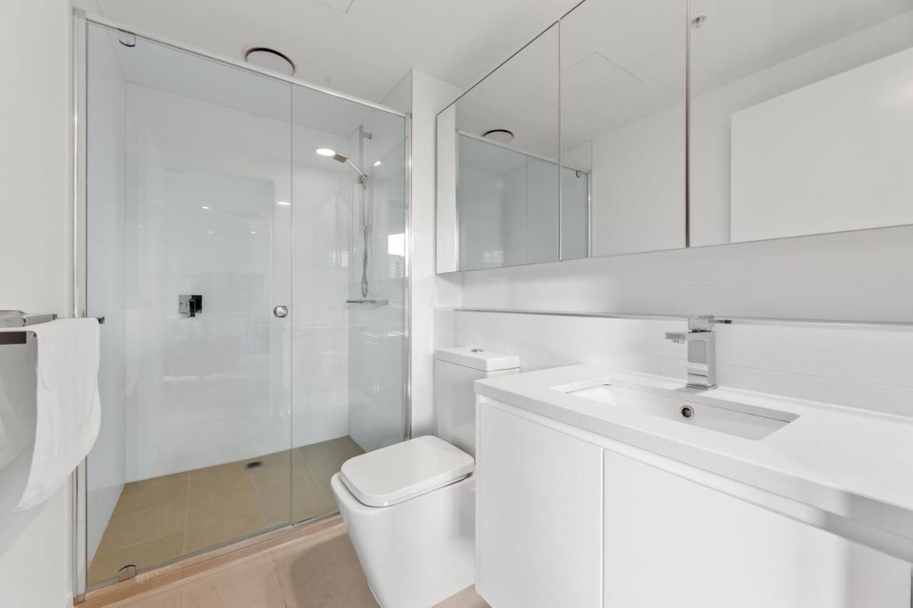 2br 2 Bath, Balcony, City View, Southbank Apartment