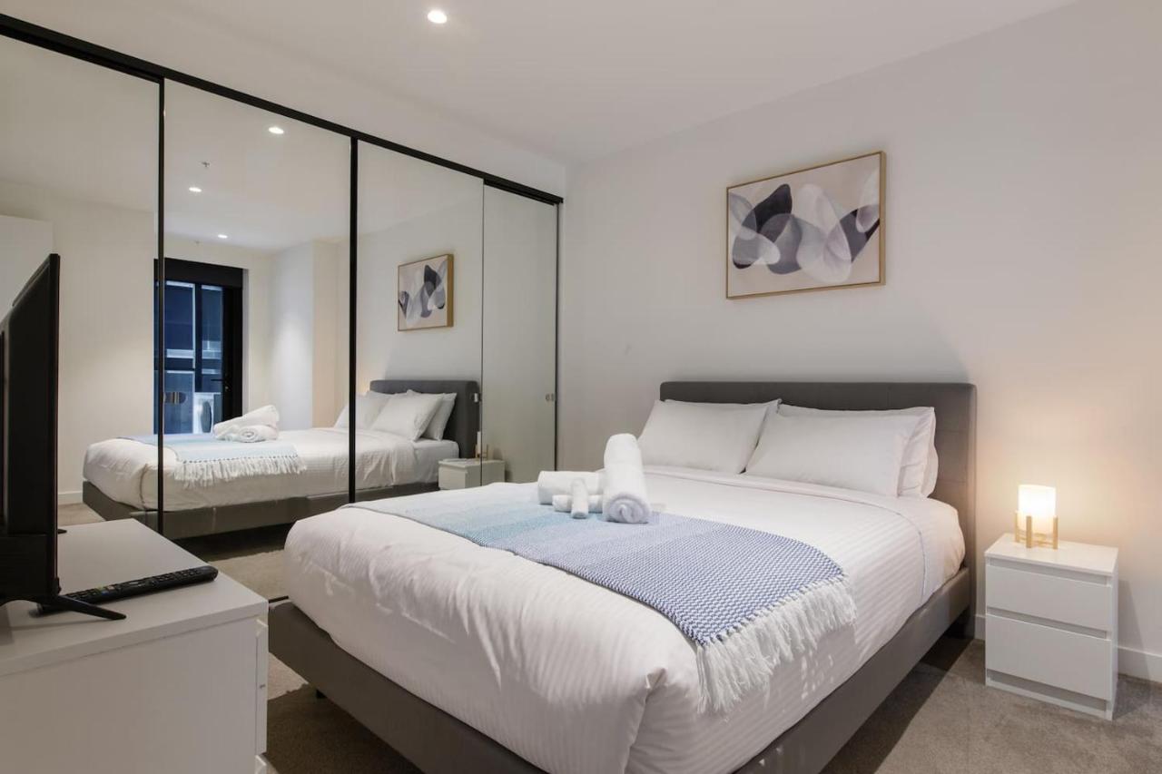 Contemporary Ease - Streamlined South Yarra Living Apartment