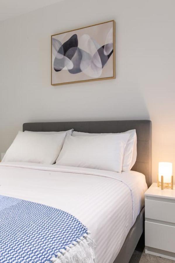 Apartment Contemporary Ease - Streamlined South Yarra Living Melbourne