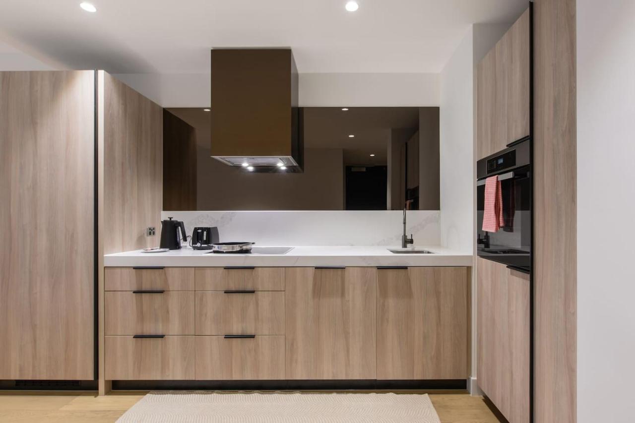 Contemporary Ease - Streamlined South Yarra Living * Melbourne