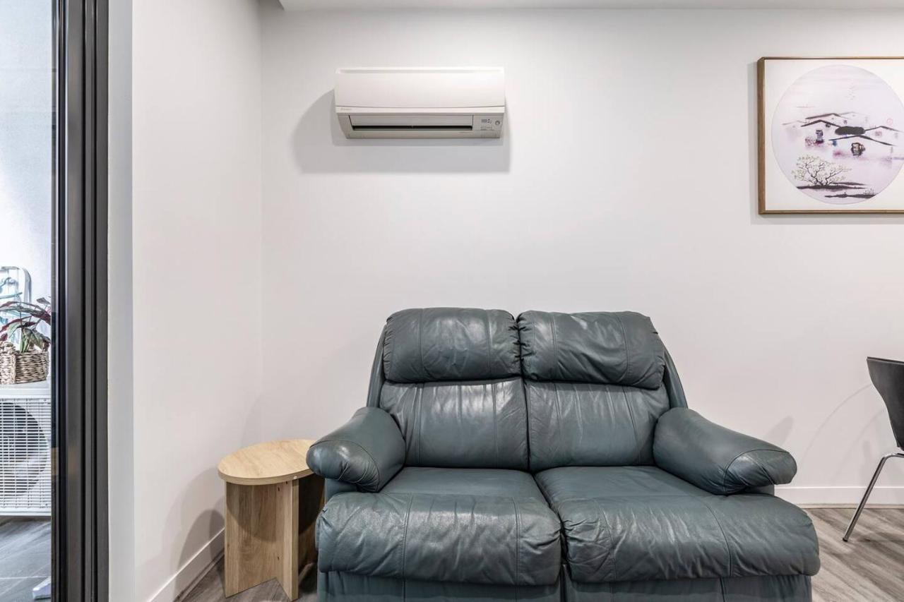 Apartment Effortless Local Living On Greville Street Melbourne