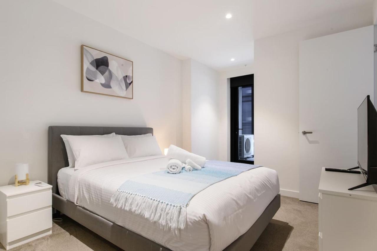 Contemporary Ease - Streamlined South Yarra Living Melbourne