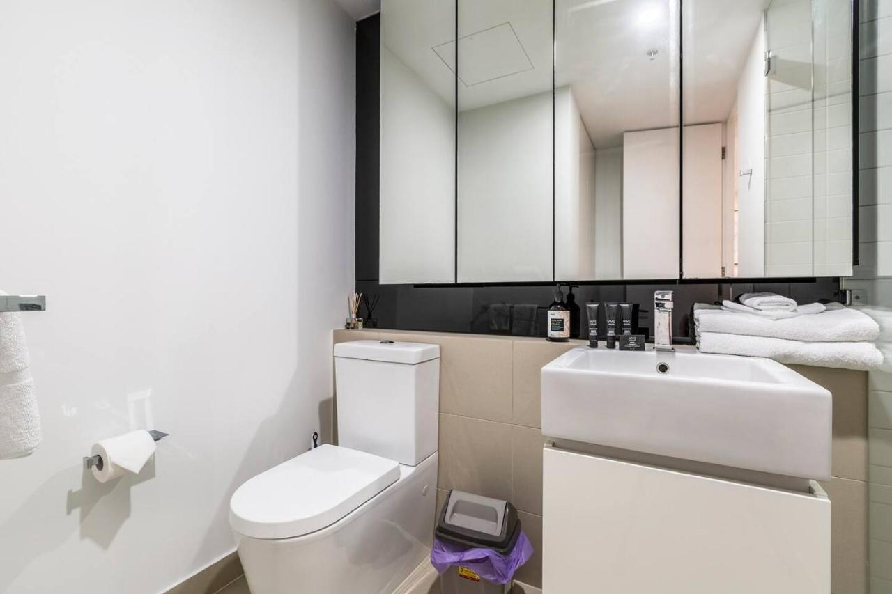 Apartment Effortless Local Living On Greville Street Melbourne