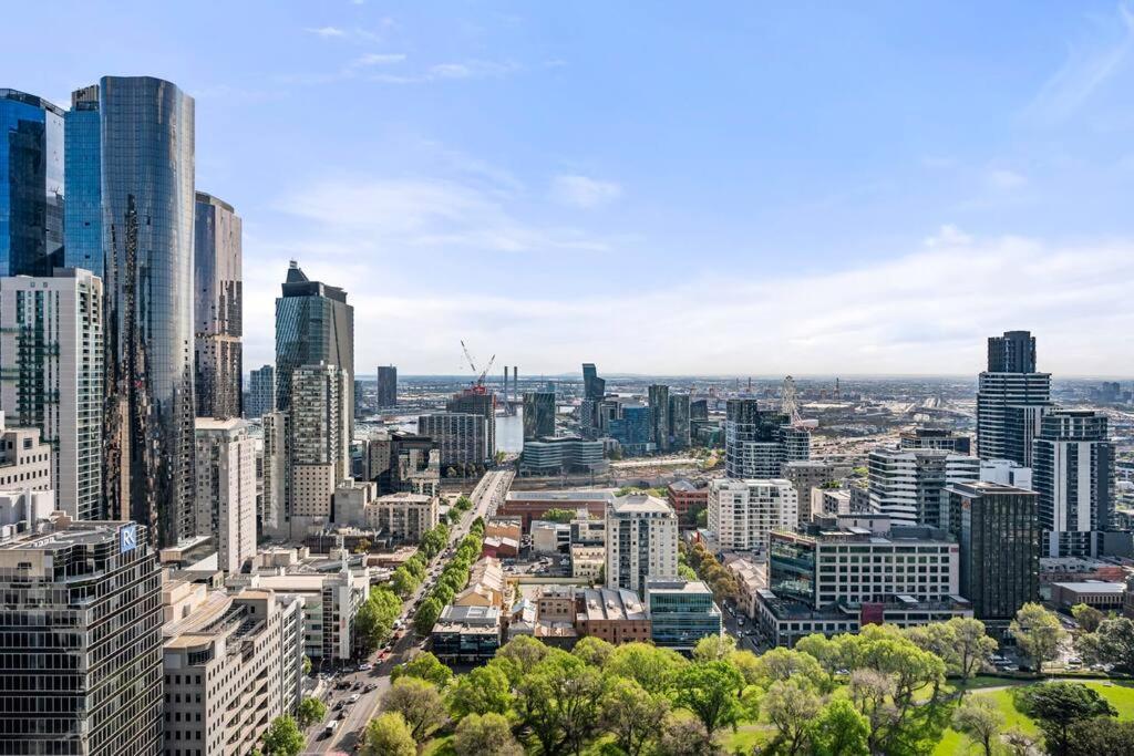 Breathtaking View - 2br In Cbd W Gym Apartment Melbourne