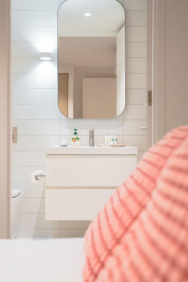 Apartment St Kilda Road 2 Bedrooms * Swimming Pool *