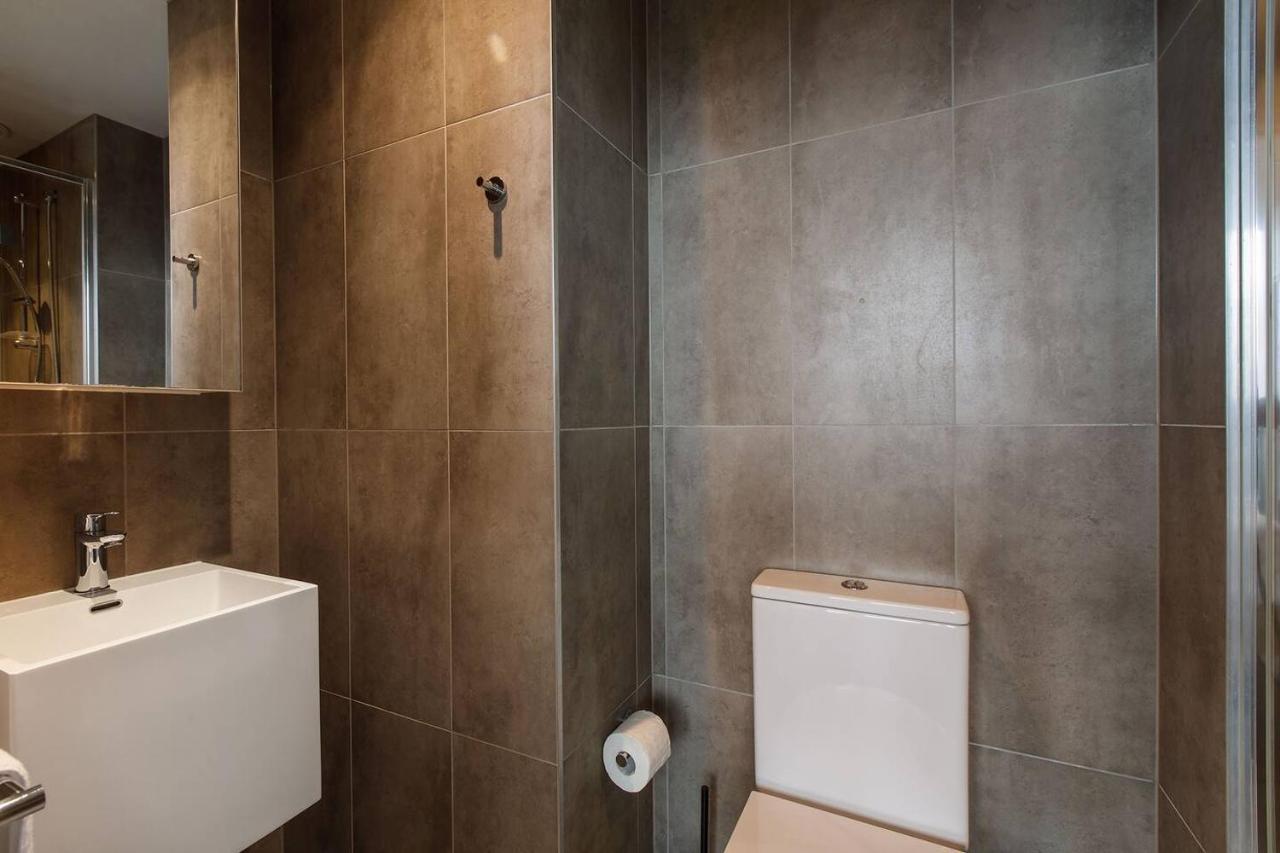 The Clarke - Sophisticated Southbank Living Apartment