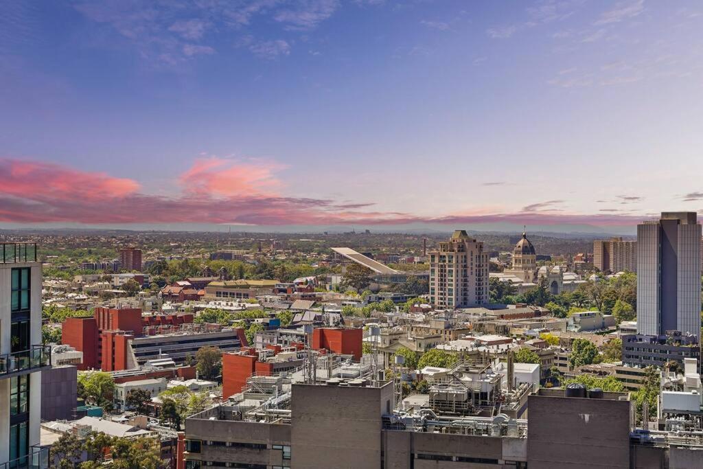 Steps To Rmit Uni & A Range Of Life 2b2b Apartment Melbourne