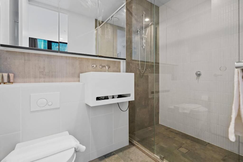 Apartment Steps To Rmit Uni & A Range Of Life 2b2b Melbourne