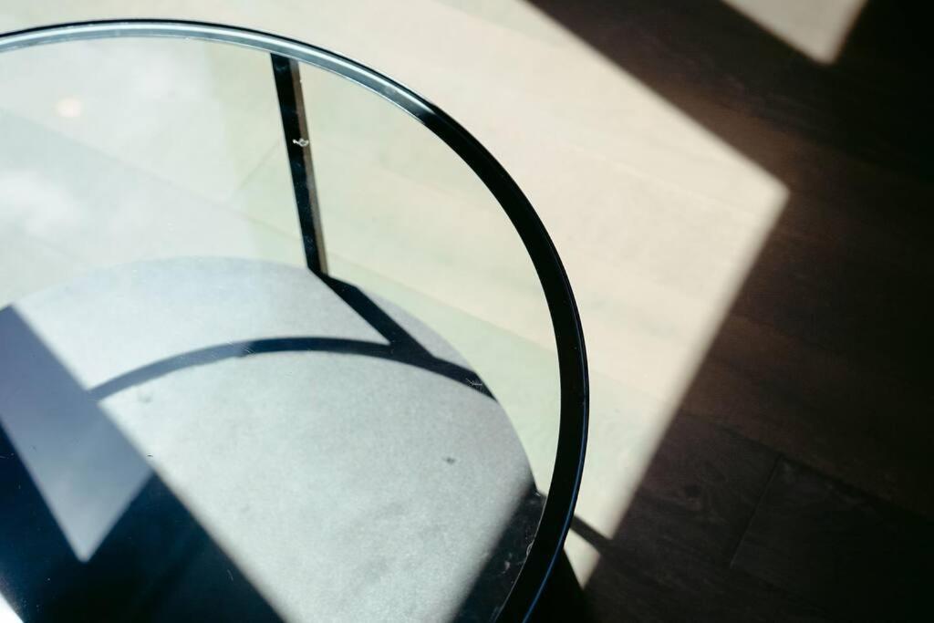 Steps To Rmit Uni & A Range Of Life 2b2b Apartment
