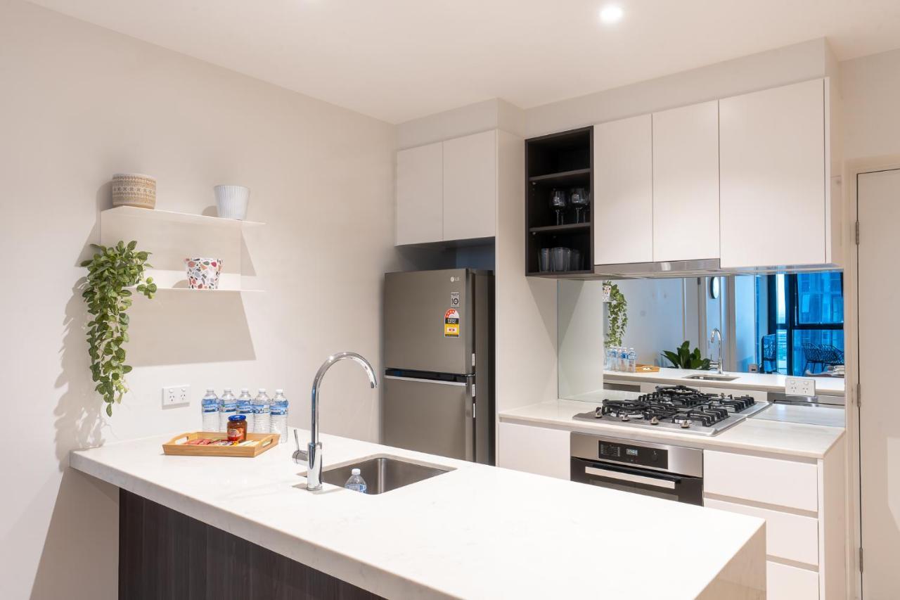 Yarra River View Apartment *
