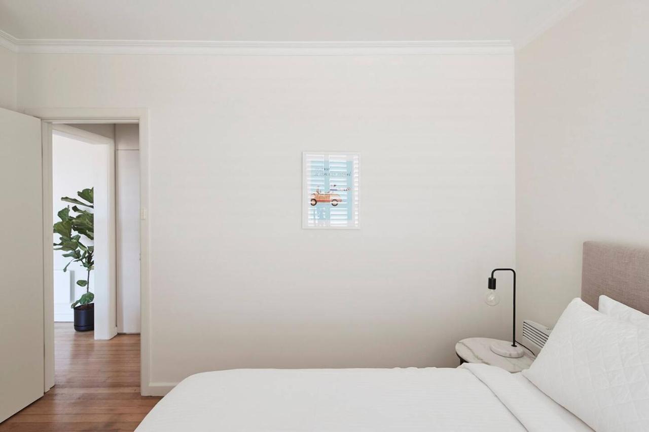 A Touch Of Tuscan Charm Off Toorak Road Apartment *