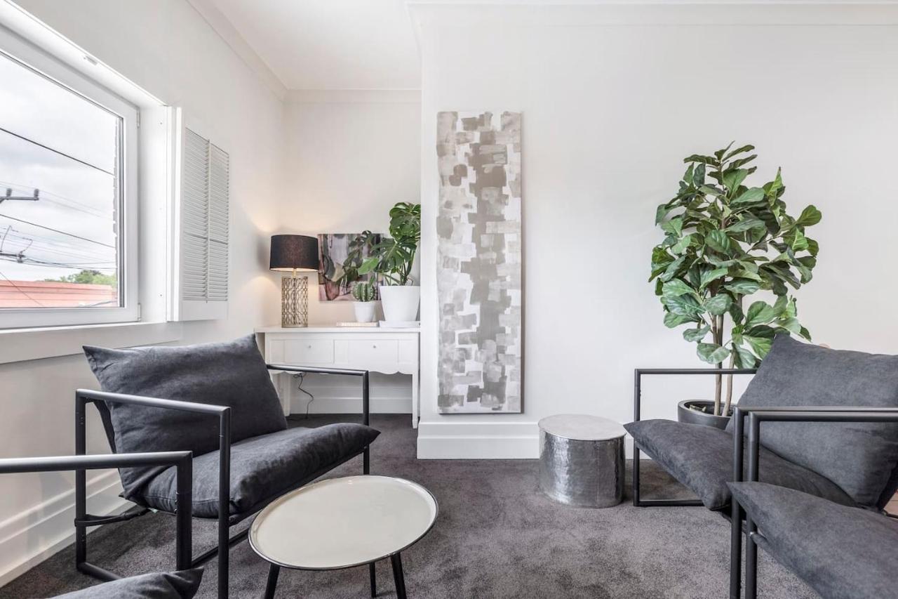 By The Bay Elegance - Brighton Living * Melbourne
