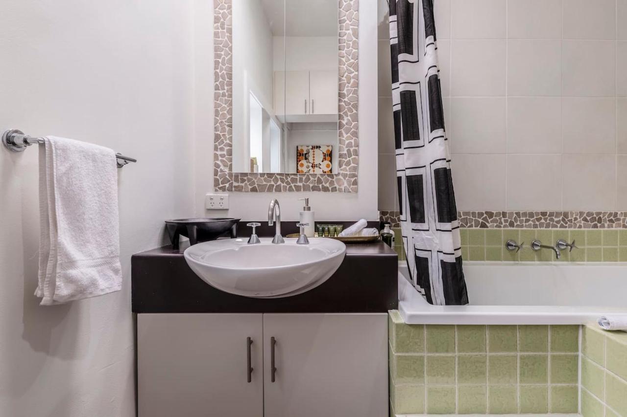 By The Bay Elegance - Brighton Living *
