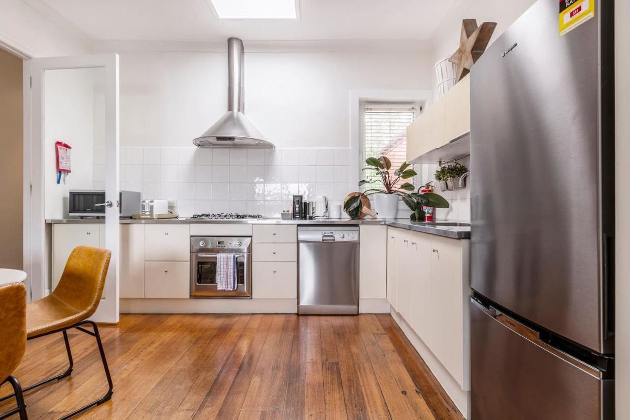 By The Bay Elegance - Brighton Living Apartment