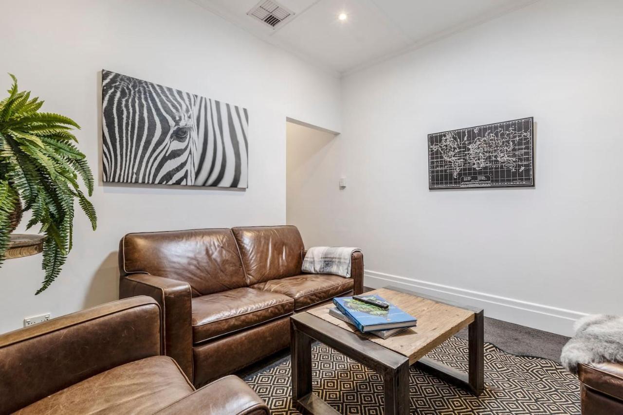 Apartment By The Bay Elegance - Brighton Living *