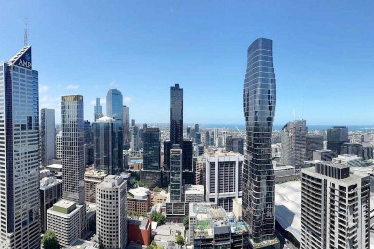 Lights & Manhattan Heights - A Gem In Melbourne