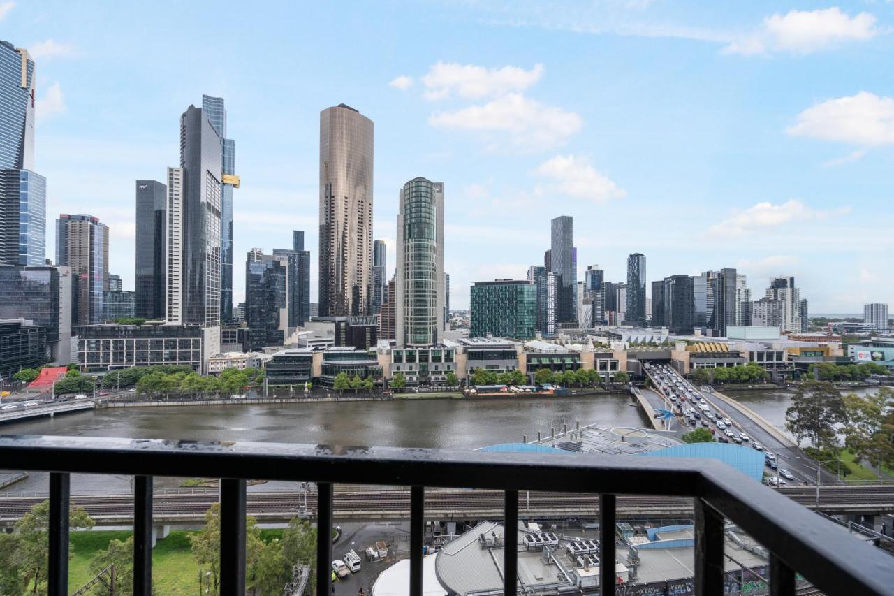 Apartment Spectacular River View On Flinders Street
