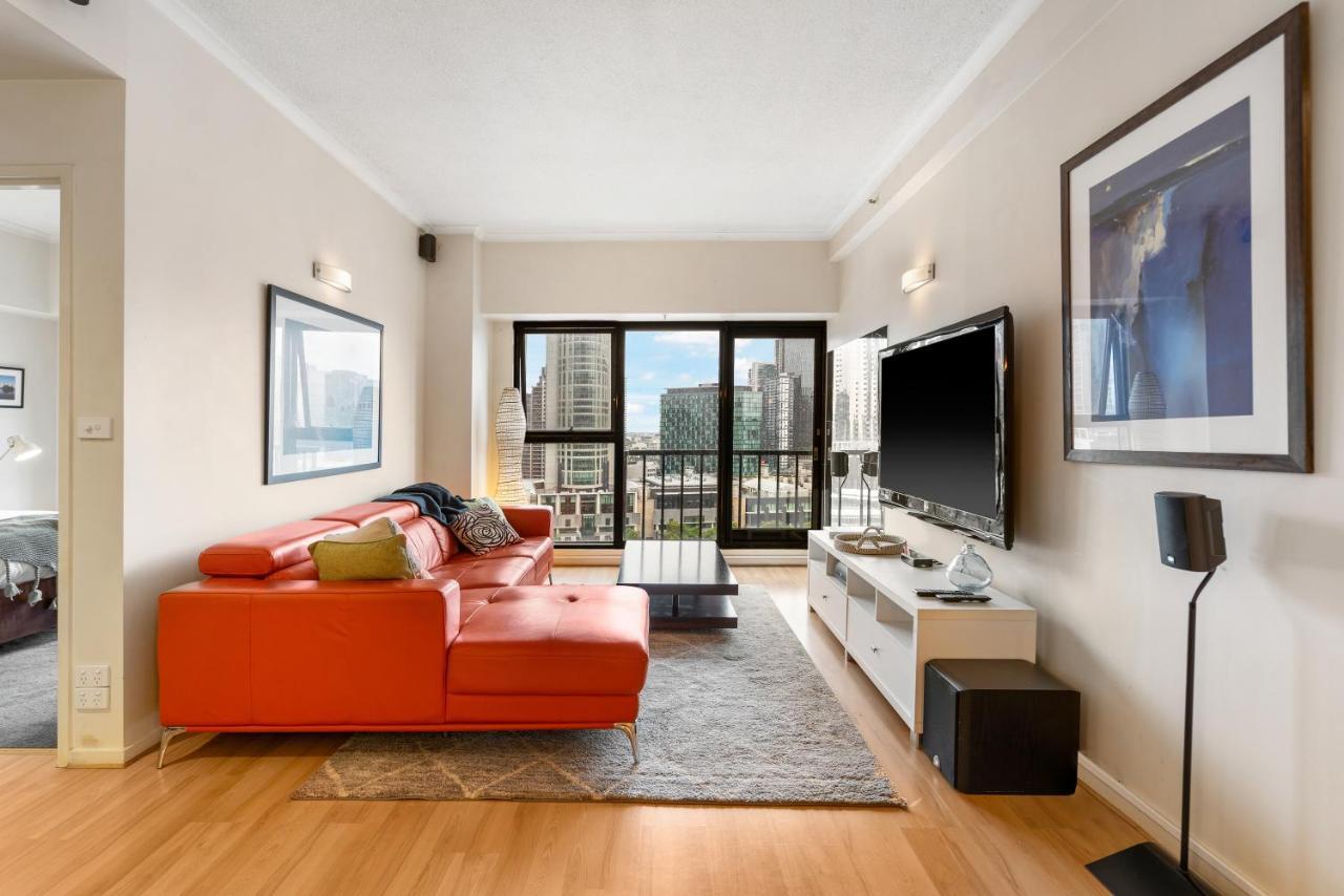 Spectacular River View On Flinders Street Apartment