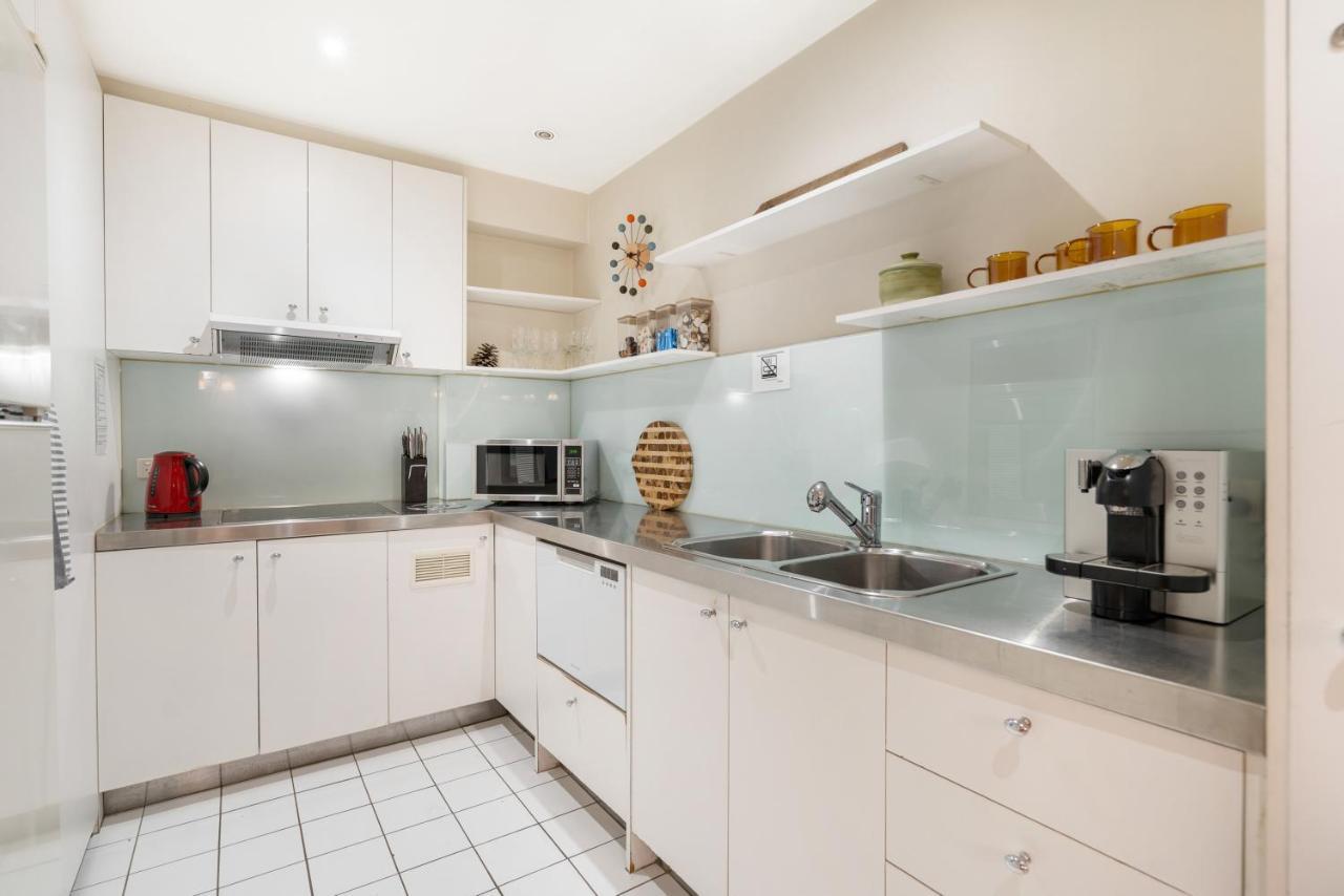Spectacular River View On Flinders Street Apartment *
