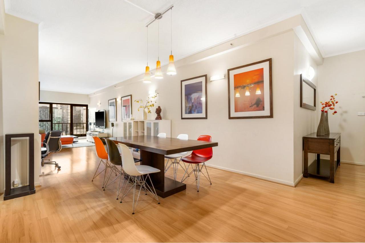 Spectacular River View On Flinders Street Apartment