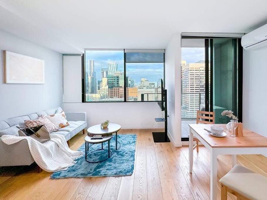 Brilliant 1b1b Skyline View @cbd Apartment Melbourne