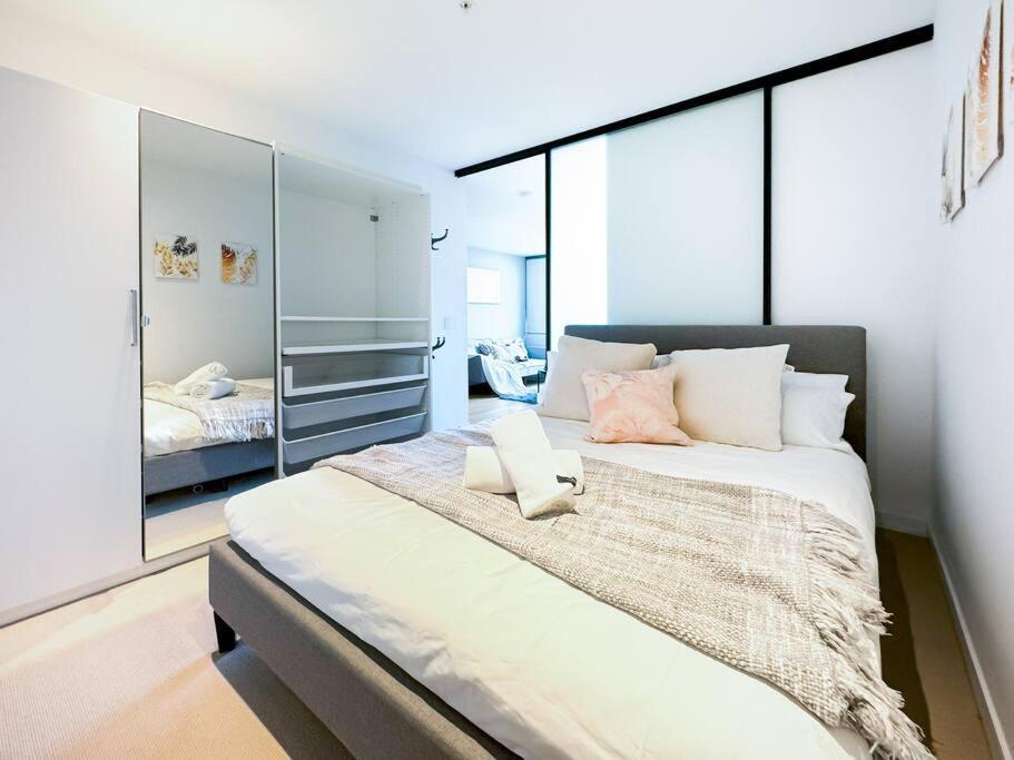 Brilliant 1b1b Skyline View @cbd Apartment *