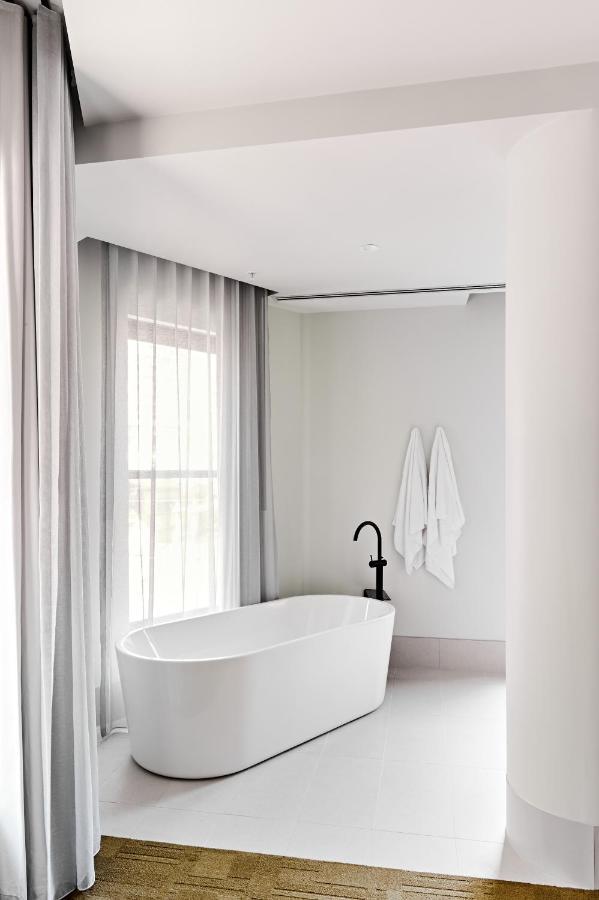 Hotel Club - North Melbourne