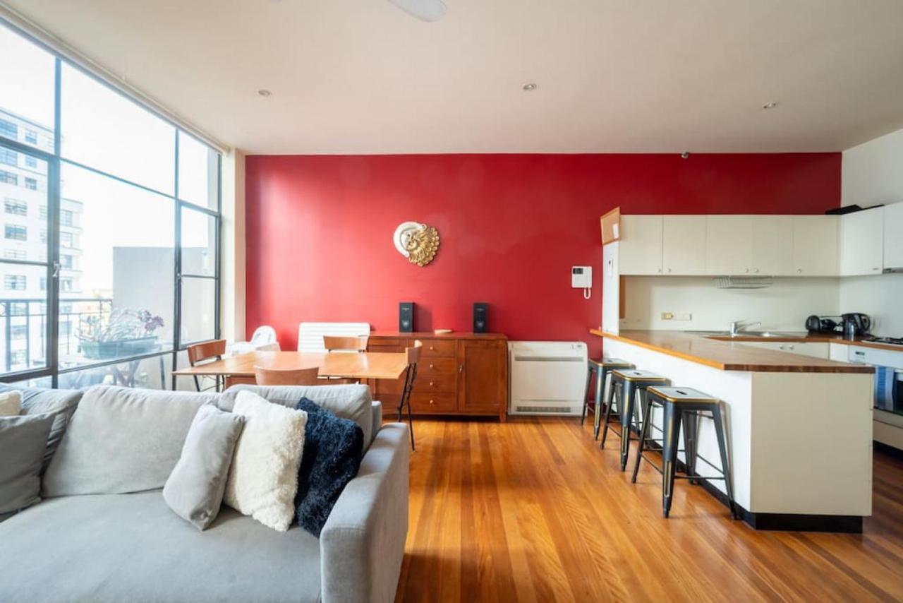 Nova - Inner Double Storey Loft With Views Holiday home *