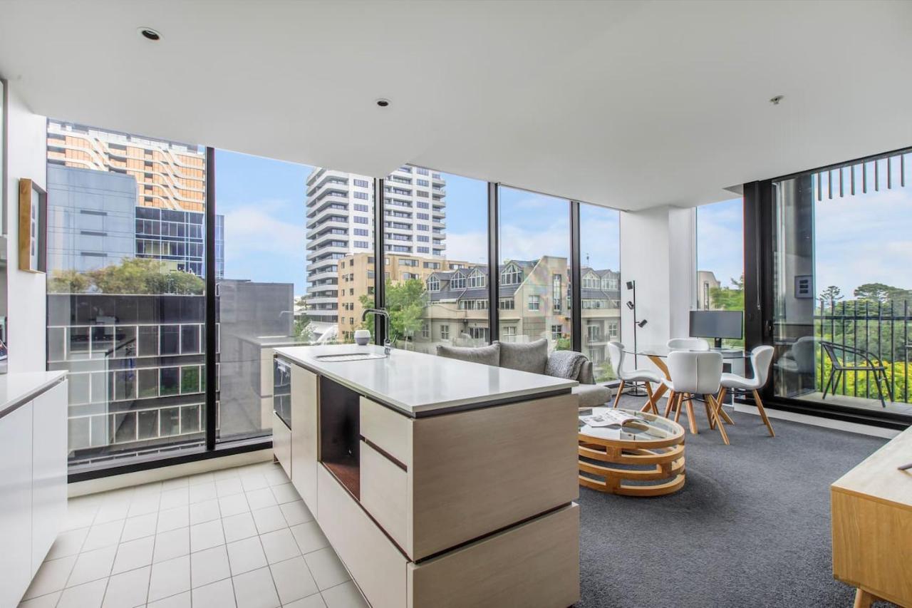 'the Skynook' Sun-drenched Shimmer By Park * Melbourne